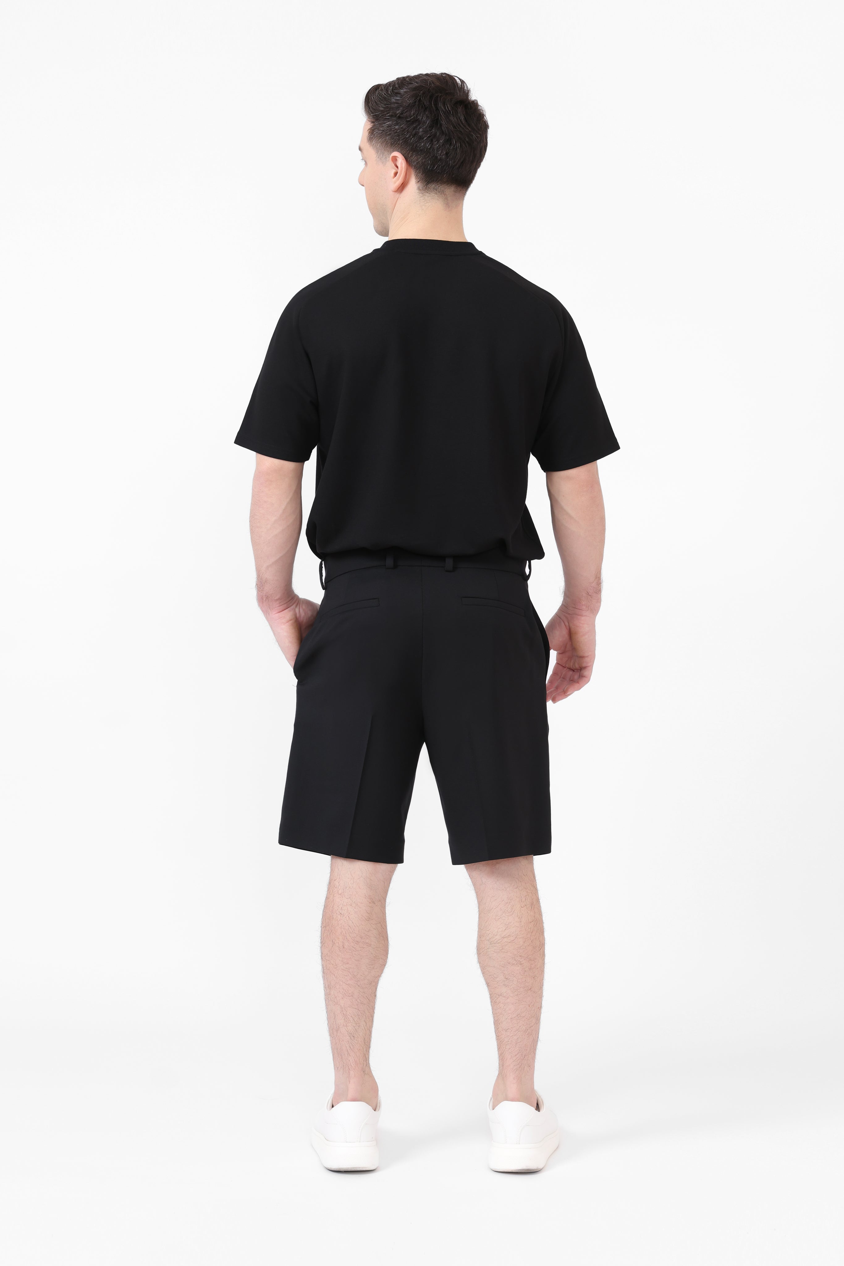 Pantaloni scurți croiți din lână