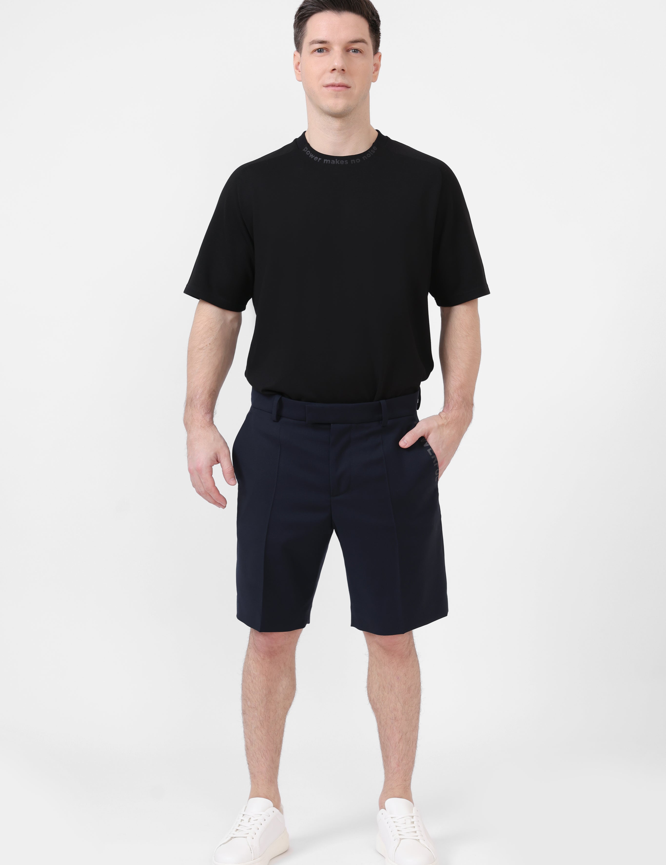Pantaloni scurți croiți din lână