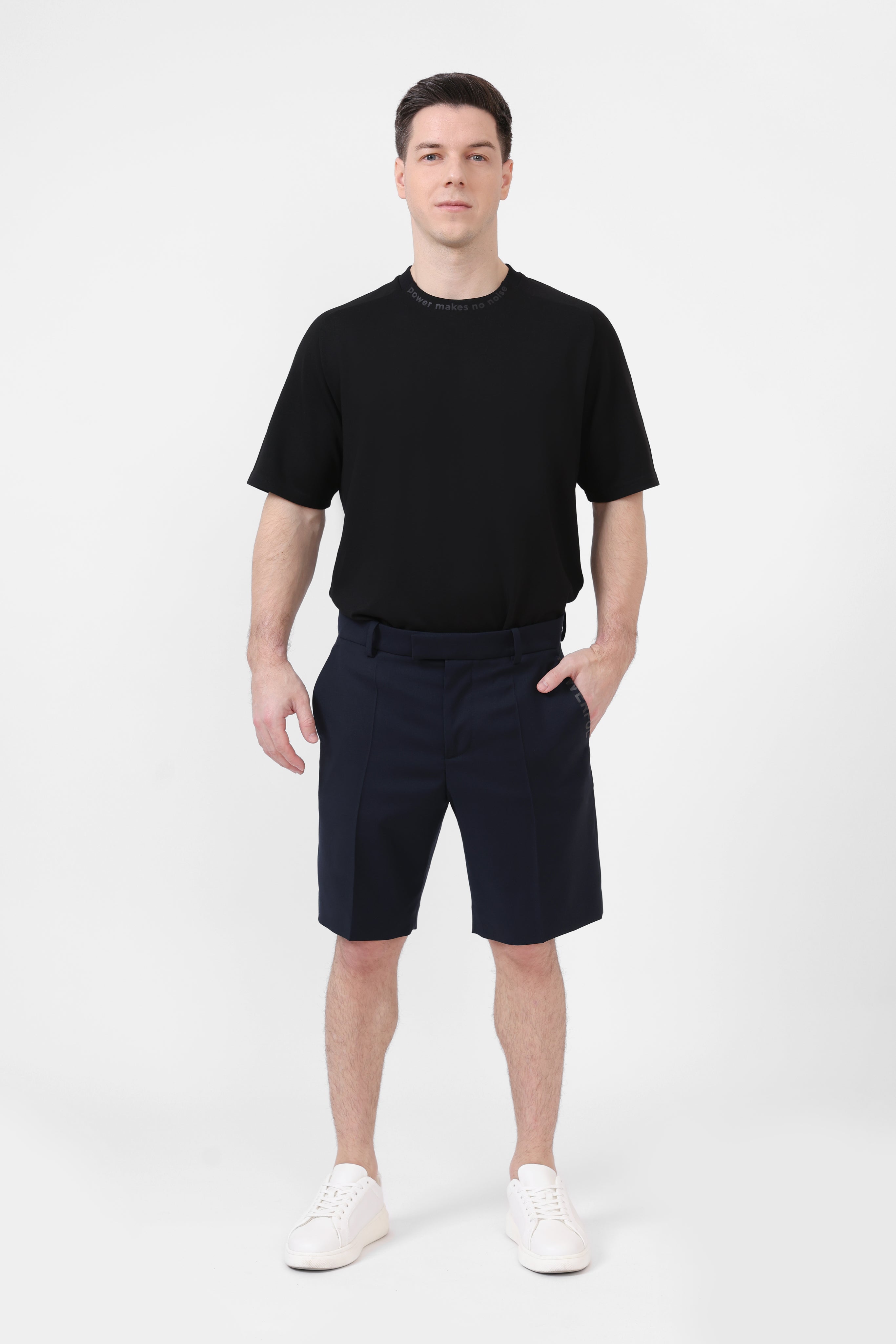 Pantaloni scurți croiți din lână