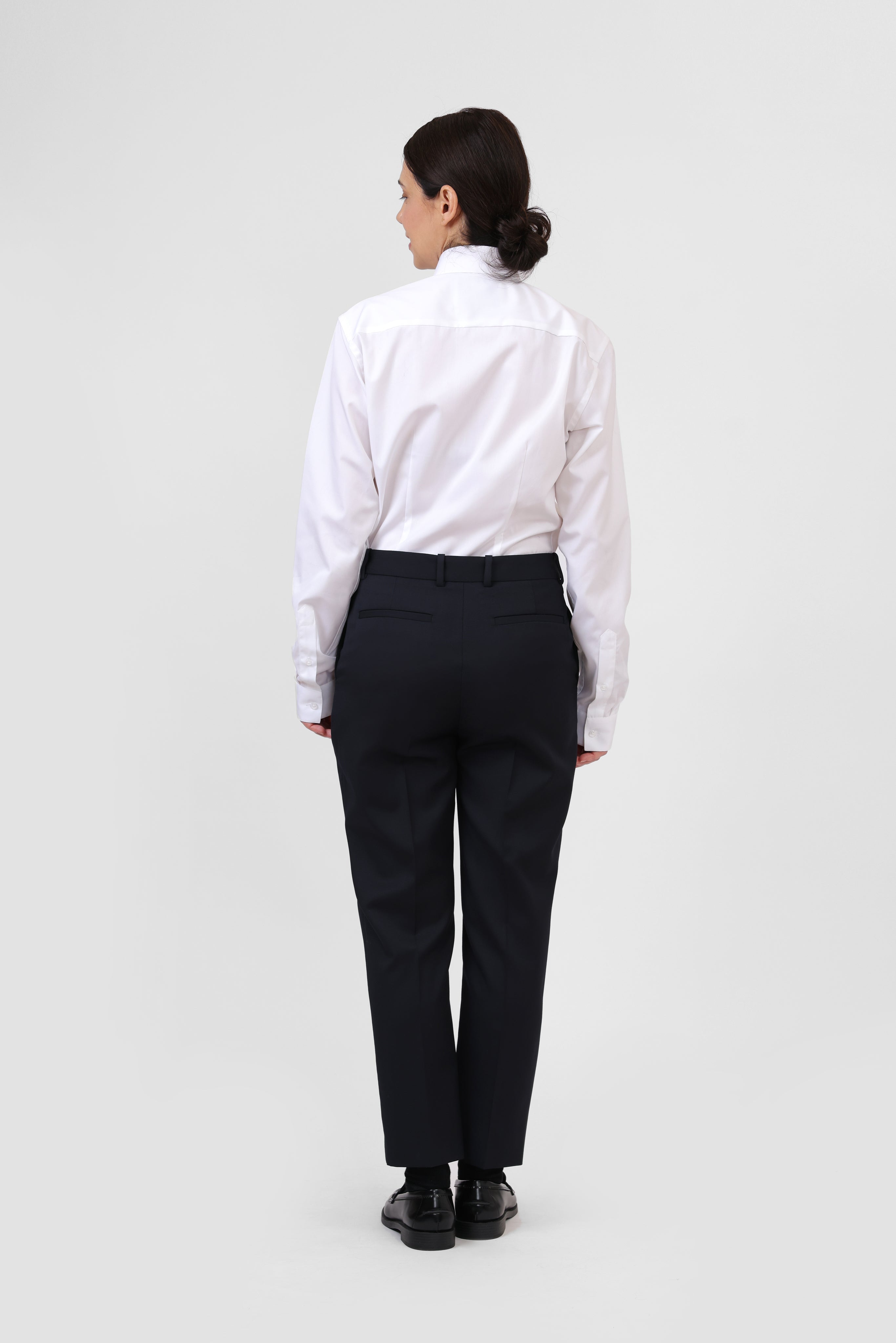 Pantaloni de lână croiți (femei)